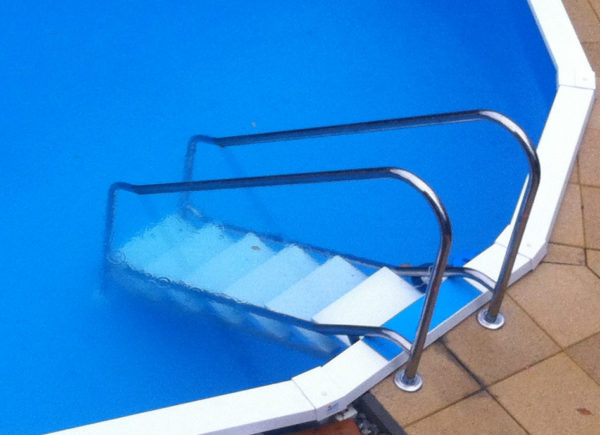 Edelstahltreppe 5-stufig bis 135 cm Tiefe
